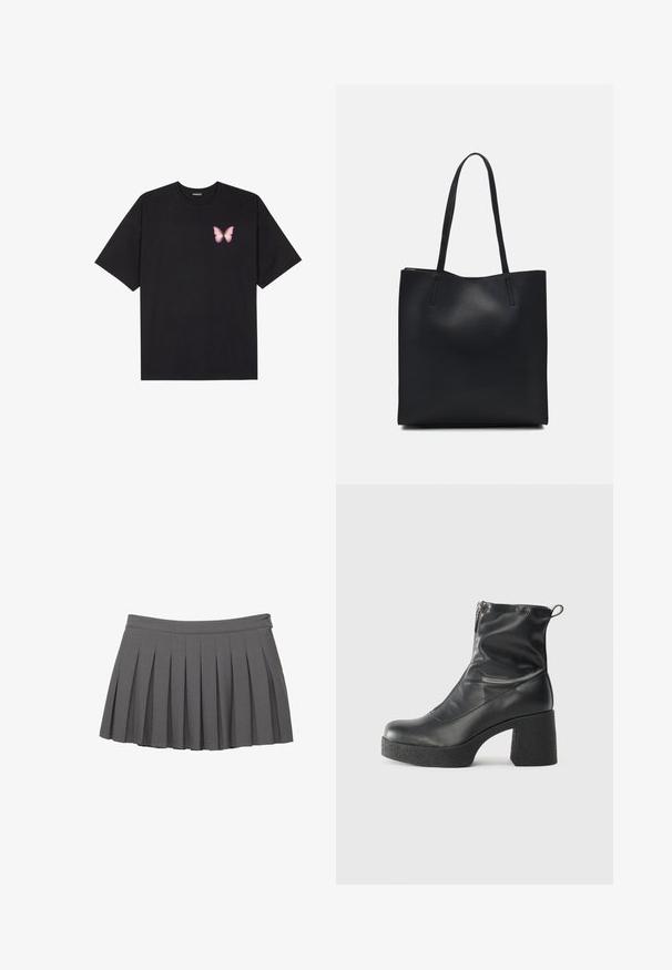 Fekete pamut póló rövid ujjakkal, bal mellkason egy kis rózsaszín pillangó grafikával. Kerek nyakú kialakítás, laza fazonnal.; Szürke, pliszírozott miniszoknya gombos derékrésszel és egy kis logó díszítéssel a jobb oldalon.; Fekete bokacsizmák sima bőrből, oldalsó cipzárral, vastag, texturált sarkú és lekerekített orrú dizájnnal.; Fekete bőrtáska sima felszínnel, téglalap alakú, két hosszú füllel. Nincs látható fémkiegészítő vagy díszítés.