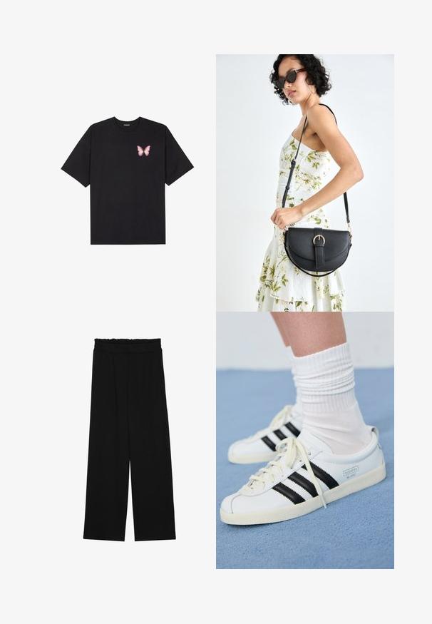 Melna kokvilnas T-krekls ar īsām piedurknēm, kuram priekšā kreisajā pusē ir neliels rozā tauriņa grafiskais attēls. Ar apaļu kaklu un brīvā stila piegriezumu.; Melnas platās bikses ar volangām jostasvietā, ar divām sānu kabatām un gludu, vieglu audumu. Nav redzamu rakstu vai aksesuāru.; Baltas ādas sporta apavi ar melnām svītrām, krēmkrāsas zole un gaišām auklām. Valkāti ar baltām kordētām zeķēm, novietoti uz zila fona.; Melnas ādas rokassoma ar izliekta formu, noņemamu siksnu un zelta aksesuāriem. Somai ir vāciņš ar sprādzes detaļu.