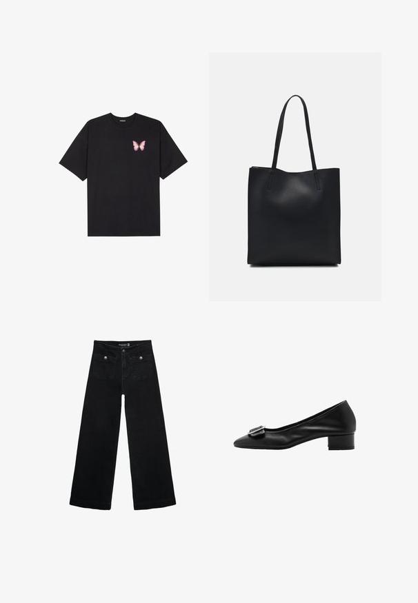 Svart bomullströja med korta ärmar, med en liten rosa fjärilsgrafik på vänster bröst. Rundad halsdesign med en avslappnad passform.; Svart vida jeans med hög midja, med två framfickor och metalldetaljer i form av knappar. Tyget har en mjuk textur.; Svart läderpumps med spetsig tå, liten klack och dekorativ spänndetalj på ovandelen. Slät textur och enkel design.; Svart lädertoffelväska med slät textur, rektangulär form och två långa handtag. Ingen synlig hårdvara eller dekorationer.