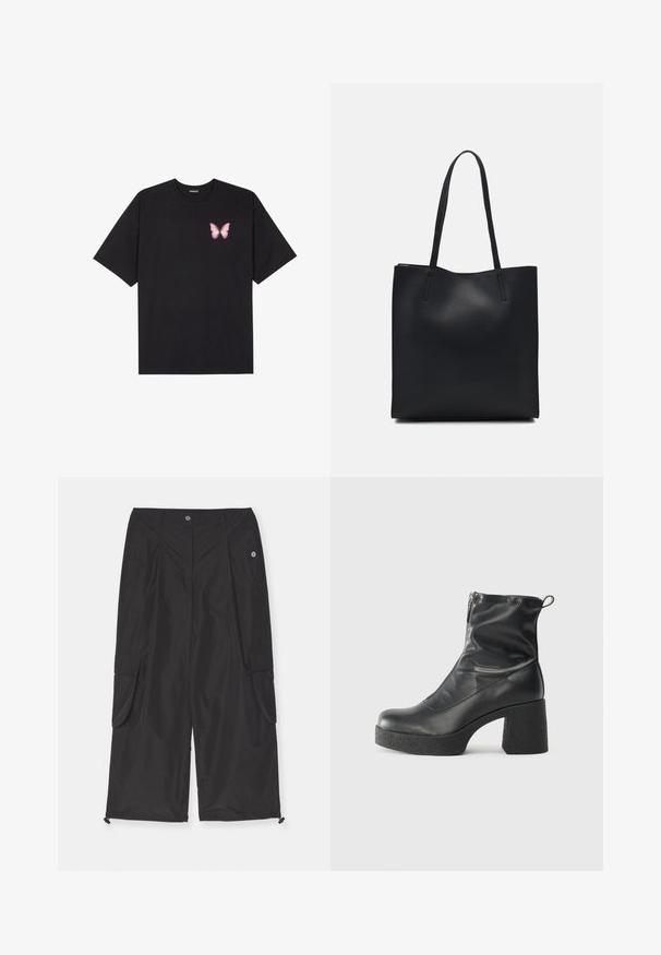 Fekete pamut póló rövid ujjakkal, bal mellkason egy kis rózsaszín pillangó grafikával. Kerek nyakú kialakítás, laza fazonnal.; Fekete cargo nadrág könnyű anyagból készült, oldalsó zsebekkel, állítható húzózsinórral az alján és gombos záródással.; Fekete bokacsizmák sima bőrből, oldalsó cipzárral, vastag, texturált sarkú és lekerekített orrú dizájnnal.; Fekete bőrtáska sima felszínnel, téglalap alakú, két hosszú füllel. Nincs látható fémkiegészítő vagy díszítés.