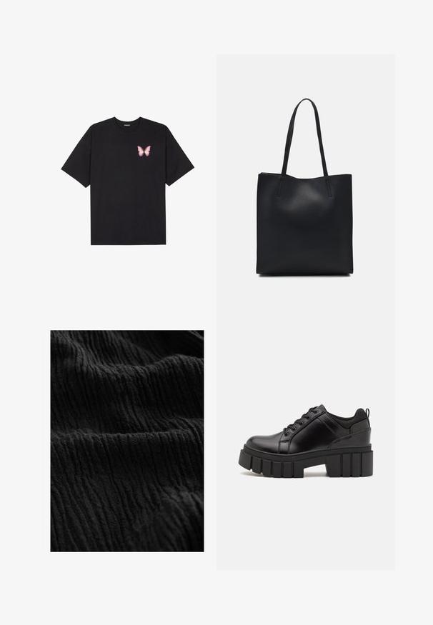 Schwarzes Baumwoll-T-Shirt mit kurzen Ärmeln, das ein kleines pinkes Schmetterlingsmotiv auf der linken Brust zeigt. Crewneck-Design mit einem entspannten Schnitt.; Schwarzer, zerknitterter Stoff mit einer strukturierten Oberfläche, der tiefe Rillen und verschiedene Farbtöne aufweist, was ein dimensionales Erscheinungsbild erzeugt.; Schwarze Lederplateauschuhe mit klobigem Blockabsatz, runder Zehenpartie und traditionellem Schnürdesign. Verfügt über eine glatte Textur und minimale Details.; Schwarze Laptoptasche aus Leder mit glatter Textur, rechteckiger Form und zwei langen Griffen. Keine sichtbaren Beschläge oder Verzierungen.