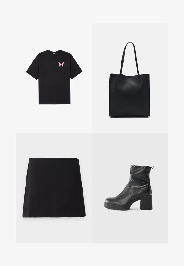 Svart bomullströja med korta ärmar, med en liten rosa fjärilsgrafik på vänster bröst. Rundad halsdesign med en avslappnad passform.; Svart, rakt snittad minikjol med en jämn yta, uppvisad platt mot en vit bakgrund.; Svarta ankelstövlar i slitstark läder, med sidodragkedja, kraftig strukturerad klack och rundad tådesign.; Svart lädertoffelväska med slät textur, rektangulär form och två långa handtag. Ingen synlig hårdvara eller dekorationer.
