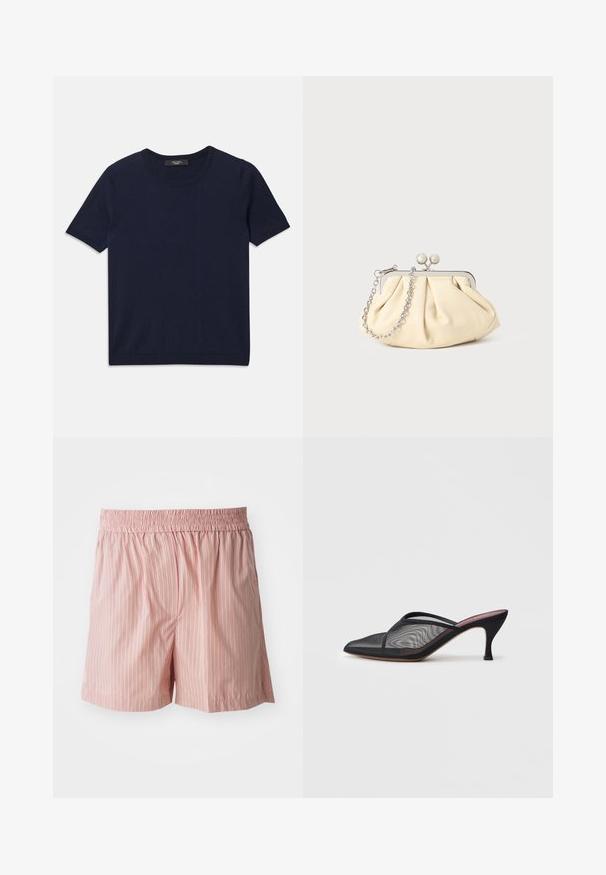 Tums zilā īsajām piedurknēm T-krekls, kas izgatavots no mīksta auduma, ar apaļu izgriezumu un ribotām malām, gluda tekstūra un bez redzamām rakstām.; Gaiši rozā šorti ar vertikālām svītrām sarkanā un baltā krāsā. Elastīga josta; brīva piegriezuma; gluda tekstūra ar minimālu detalizāciju.; Melna acs kurpes ar norādītu purngalu, plānām siksniņām un 3 collu stilešu papēdi. Iezīmējas caurspīdīgā tekstūrā un vienkrāsainā pamata zolē.; Rūpīgi pleatota bežīga ādas somiņa ar sudraba metāla rāmi, kurai ir divas apaļas dekoratīvas sprādzes un sudraba ķēdes siksna.