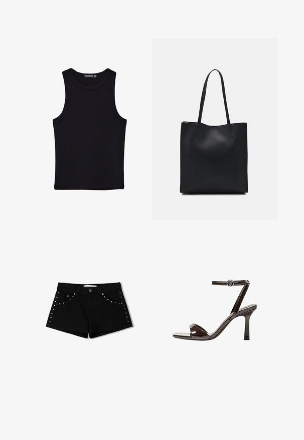 Crni top bez rukava od pamuka, s okruglim izrezom i širokim izrezima za ruke. Glatka tekstura s ušivenim rubovima. Klasičan, minimalistički dizajn.; Crne traper šorts hlače s kopčanjem na gumb, s ukrasnim čavlima duž prednjih džepova i bočnih šavova. Kratka dužina i klasičan kroj.; Smeđi lakirani kožni sandali s visokim potpeticama, remenom oko članka, otvorenim prstima i elegantnim, minimalističkim dizajnom. Imaju kvadratnu potpeticu.; Crna kožna torba za nošenje s glatkom teksturom, pravokutnim oblikom i dvije duge ručke. Nema vidljivih metalnih dijelova ili ukrasa.