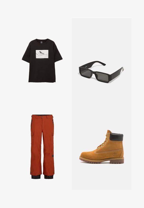 Mustan puuvillan t-paita lyhyillä hihoilla, jossa on valkoinen suorakulmainen graafinen kuva kärpäsestä ohueen viivaan, vähäinen brändäys kuvan alla.; Ruskinkisiä vettä hylkiviä hiihtohousuja, joissa on eristetty kangas, kaksi vetoketjullista sivutaskua, cargo-tasku ja mustat elastiset cuffit nilkoissa.; Valkoinen nahkainen nilkkuri mustalla pehmustetulla kauluksella, kultaisilla metallisilla rei'illä, valkoisella ompeluksella ja jykevällä kumipohjalla, jossa on selvästi näkyvät urat.; Musta aurinkolasit suorakulmaisine linsseineen, matasta muovista valmistettu kehys ja suorat reunat. Sisähaara on varustettu merkkilogolla.