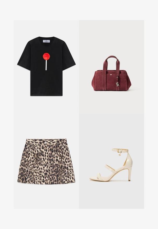 Čierne tričko s krátkym rukávom so stredovou grafikou červeného lízanka, bielym palicou dole a značkovou etiketou Fiorucci vo vnútri goliera.; Džínová sukňa s leopardím vzorom, vysokým pásom, predným zapínaním na gombíky a dvoma bočnými vreckami s detailmi na šnúrku.; Béžové sandále na vysokom podpätku s tenkým remienkom okolo členka a dvoma hornými remienkami. Lesklý lakovaný povrch a zlaté kovové detaily na remienku okolo členka.; Burgundská semišová kabelka s dvoma hornými uchami, so zipsovým uzáverom, prednou vreckom a kovovým ozdobným prvkom. Obdĺžnikový tvar s jemnou textúrou.