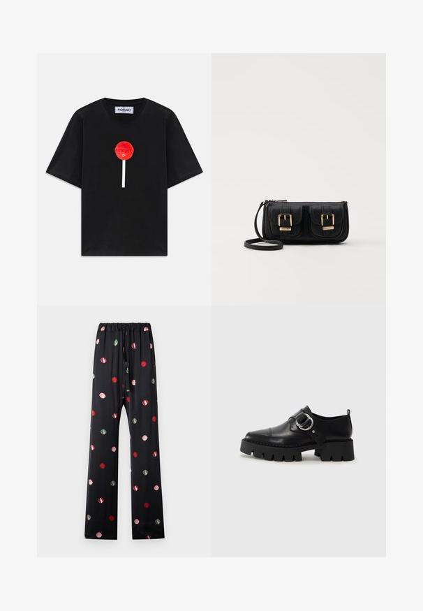 Czarny t-shirt z krótkim rękawem z czerwoną grafiką lizaka na środku, białym patykiem poniżej, oraz metką marki Fiorucci wewnątrz kołnierza.; Czarne spodnie o szerokich nogawkach z marszczonym pasem, ozdobione wzorem kolorowych, okrągłych kropek w kolorach czerwonym, różowym i zielonym. Gładka struktura materiału.; Czarne skórzane buty z masywną, żebrowaną podeszwą, z okrągłym akcentem ze srebrnego metalu i minimalnymi detalami szwów.; Czarna skórzana torba na ramię z dwoma przednimi kieszeniami, złotymi klamrami, zamkiem błyskawicznym i cienkim paskiem. Teksturowana powierzchnia i kompaktowy prostokątny kształt.