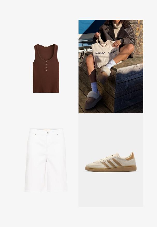 Brązowy prążkowany top na ramiączkach z okrągłym dekoltem, z pięcioma guzikami z przodu oraz dopasowanym krojem. Brak widocznych metek.; Białe szorty bermudy z denimu o prostym kroju, z zapięciem na guzik z przodu, szlufkami na pasek oraz dwiema przednimi kieszeniami. Gładka tekstura.; Beżowe zamszowe sneakersy z jasnobrązowymi akcentami. Posiadają trzy brązowe paski, teksturowaną gumową podeszwę oraz okrągły ksztalt czubka.; Beżowa torba tote z napisem "SAMSOE" powtórzonym dwukrotnie, brązowe klapki z białym futerkiem, białe skarpetki oraz brązowy płaszcz z owczej wełny na drewnianej powierzchni.