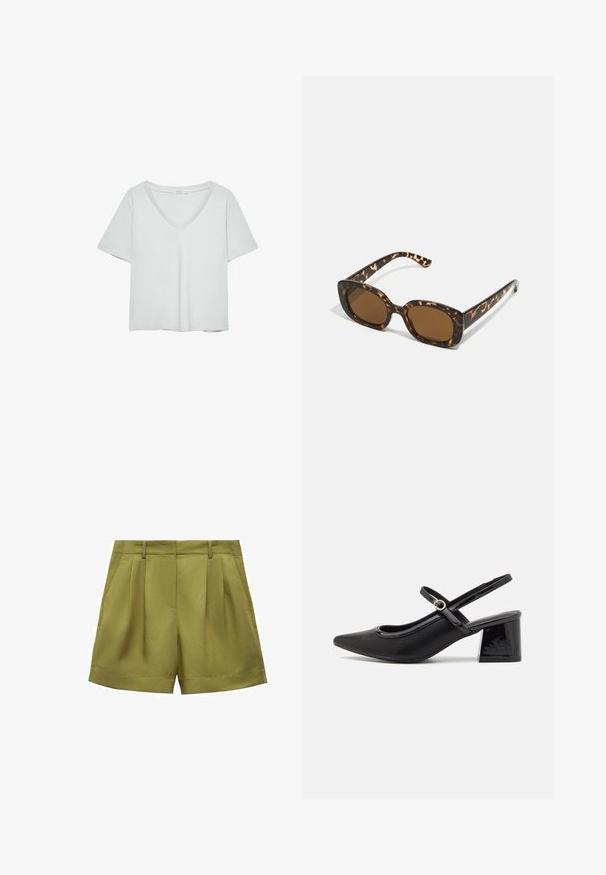 Ljust grå kortärmad T-shirt med V-ringning, tillverkad av mjukt material; har en avslappnad passform och rena sömmar utan mönster.; Mango Shorts - khaki; Svarta lackläder slingback-klackar med spetsig tå, en rundad utskärning och en blockklack. Utsmyckad med en spänne i guldton.; Sköldpaddsmönstrade solglasögon med en rund, kraftig ram och bruna linser. Har subtila mönster och raka, avsmalnande skalmar.