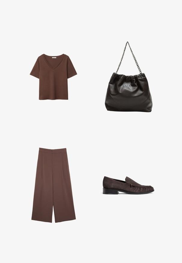 Brun bomulls t-shirt med korta ärmar och djup V-ringning. Enkel design, mjuk textur och rak fåll. Inga mönster eller dekorationer.; Bruna vida byxor med en slät textur, som har hög midja och framfickor. Tyget är lätt och flödar löst.; Bruna mockaskor med låg svart klack och samlad detaljering framtill. Mjuk textur, rund tå och minimalistisk design.; Brun läderväska med rynkad topp och kedjesnodd. Slät textur med en blankslipad yta och subtila sömdetaljer på sidorna.