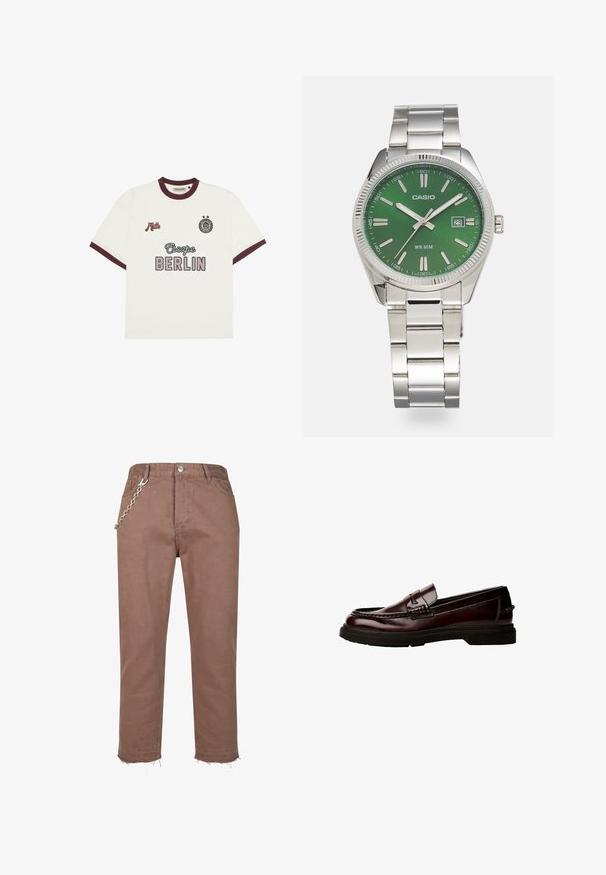 Bela kratka majica s kratkimi rokavi z burgundskimi robovi, besedilo "Escape BERLIN" na sprednji strani na sredini, "Mitte" na levem prsnem delu in krožni emblem z dvema zvezdama na desnem prsnem delu.; Rjave jeans hlače s ravnim krojem, ki imajo razfrkan rob in srebrno verigo, pritrjeno na pas.; Rjave usnjene loafer čevlje z zaobljenim nosom, podrobnim šivanjem in gumijastim podplatom. Imajo okrasni trak in gladko teksturo.; Srebrna ura iz nerjavečega jekla z okroglo zeleno številčnico, srebrnimi oznakami ur, prikazom datuma in kovinskim povezovalnim pasom. Vodoodporna do 50 metrov.