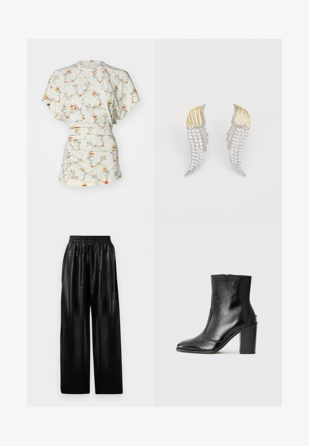 Blusa a maniche corte con fantasia floreale in crema, dotata di bottoni, scollo rotondo e dettagli arricciati in vita. Tessuto morbido e leggero.; Pantaloni ampi in pelle nera con vita elastica, dotati di due tasche laterali e una texture liscia e lucida.; Stivale alla caviglia in pelle nera, con una superficie liscia, punta affilata e tacco alto e massiccio. Presenta una apertura laterale e un design minimalista.; Due o orecchini a forma di ala realizzati in metallo argentato con strass rotondi trasparenti e dettagli in metallo dorato, caratterizzati da un design a strati.