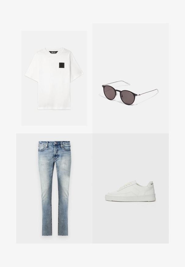 Hvid bomulds t-shirt med korte ærmer, der har et sort firkantet logo patch på venstre bryst. Rund halsudskæring, afslappet pasform.; Lyseblå denimjeans med en falmet finish, slim fit-design, fem lommer og kontrastsyninger langs sømmene.; Hvide lædersneakers med en glat overflade, rund tå, flade snørebånd og en tekstureret sål. Har et diskret logo på hælen.; Sorte runde solbriller med mørke linser og slanke metalarme. Inkluderer klare tempeltips og sølvdetaljer ved hængslet. Minimalistisk design.