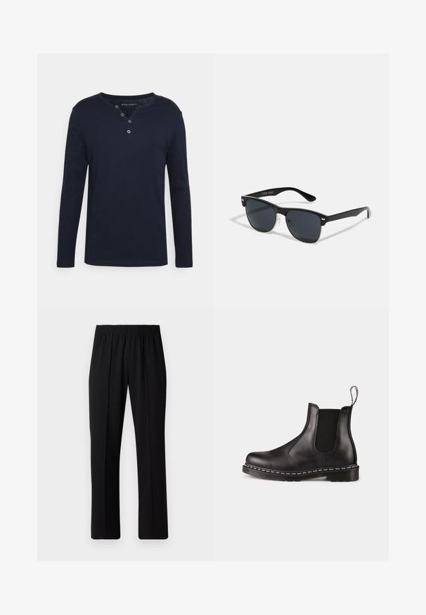 Tengerészeti hosszú ujjú henley póló puha pamut anyagból, kerek nyakkivágással, három gombos gombolással és egyenes szabással.; Fekete, gumíros derekú nadrág egyenes szabással, sima felülettel, látható minták vagy fémrészek nélkül.; Fekete bőr Chelsea boots, elasztikus oldalsó panelekkel, lekerekített orral, húzófüllel, fehér varrással a talpon és texturált gumi talppal.; Fekete napszemüveg, téglalap alakú, sötét lencsékkel, ezüst részletekkel a szárakon, és matt felülettel a kereten.; Öt ezüst gyűrű sorozata különböző mintákkal: sima szalag, csavart minta, fonott textura, valamint kettő kivágott díszítéssel.