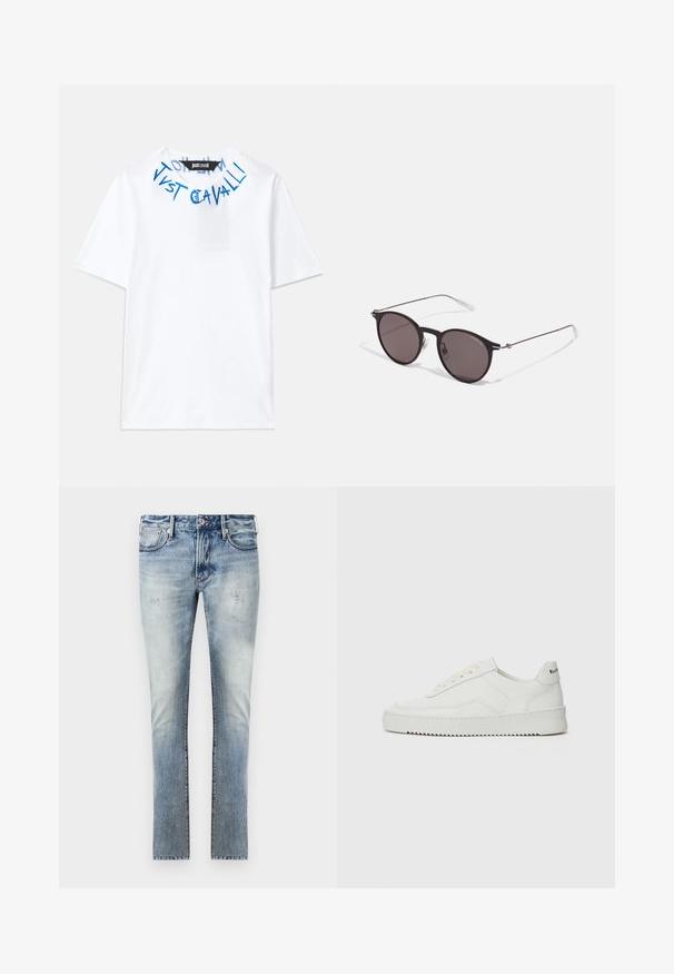 Balta medvilninė marškinėliai su trumpomis rankovėmis ir apvaliu iškirpimu, papuošti mėlynu siuvinėtų tekstu "JUST CAVALLI" netoli apykaklės.; Šviesiai mėlyni džinsai su nuvalytu paviršiumi, aptemptas fasonas, penki kišenės ir kontrastingos siūlės.; Balti odiniai sportiniai bateliai su lygia apdaila, apvaliu pirštu, plokščiais raišteliais ir tekstūruotu padu. Pasižymi subtiliu logotipu ant kulno.; Juodos apvalios saulės akinių su tamsiais lęšiais ir plonomis metalinėmis šakomis. Įtraukti skaidrūs šventyklų galai ir sidabriniai akcentai vyrio srityje. Minimalistinis dizainas.