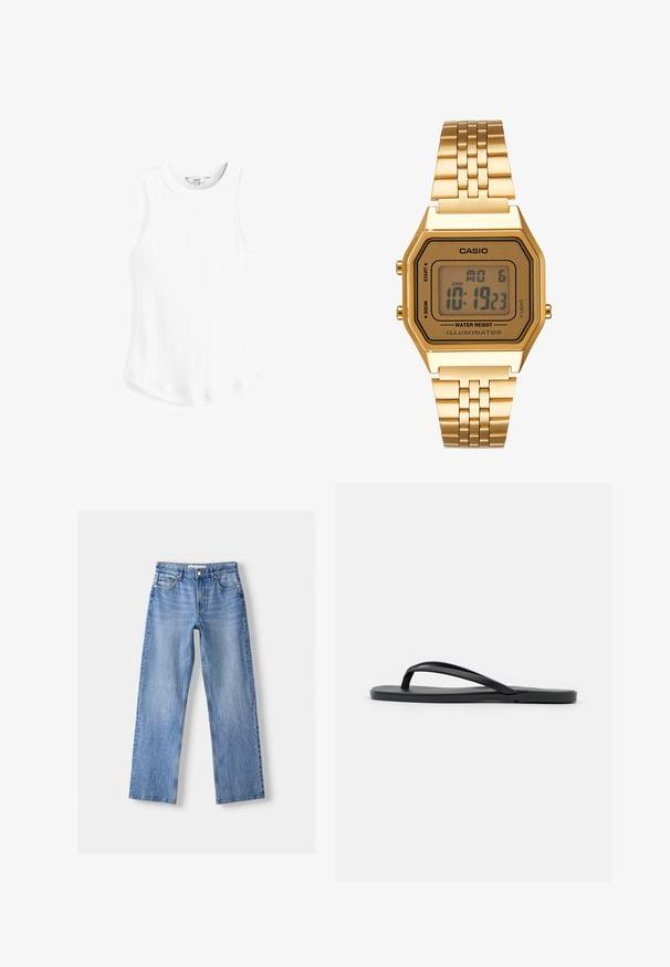 Next RACER STANDARD - Top - white rib; Jeans in denim blu chiaro con design a gamba dritta, dotati di cinque tasche, chiusura frontale con bottone e leggeri effetti di sbiadimento per texture.; Infradito neri con un design minimalista, suola piatta, cinturini sottili e texture liscia. Senza ulteriori motivi o accenti.; Orologio digitale oro con quadrante rettangolare, display LCD, bracciale in acciaio inossidabile e pulsanti laterali. Presenta un'etichetta di impermeabilità.