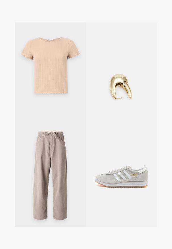 Beige geripptes T-Shirt mit kurzen Ärmeln und gewellten Kanten, mit einem strukturierten Muster und Rundhalsausschnitt. Aus weichem, dehnbarem Stoff gefertigt.; Beige Cordhosen mit lockerer Passform, ausgestattet mit einem Kordelzugbund, zwei Fronttaschen und vertikal geripptem Muster.; Hellgraue Sneaker aus Wildleder und Mesh, mit drei weißen Streifen, runder Zehenpartie und einer Sohle aus Gummi. Goldenes Logo-Detail nahe der Schnürsenkel.; Ohrringe aus goldfarbenem Metall mit einem schlanken, geschwungenen Design. Sie verfügen über eine markante, spitze Form, eine polierte Oberfläche und einen Scharnierverschluss.