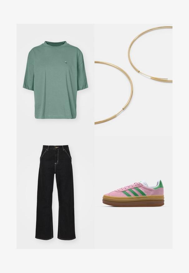 Korte mouwen, losvallend T-shirt van een gedempte groene katoen. Voorzien van een subtiele golflogo op de borst en een geribbelde ronde hals.; Zwarte wijde jeans van denim, met contrasterende witte stiksels en een sluiting met knoop aan de voorkant, voorzien van twee schuin geplaatste zakken aan de voorkant.; Roze suede sneakers met groene strepen, witte accenten en een bruine rubberen zool. Heeft een gestructureerde stof en logodetails aan de zijkant.; Gouden oorringen, dun en rond van vorm, met een gladde metallic afwerking en zonder versieringen of patronen.