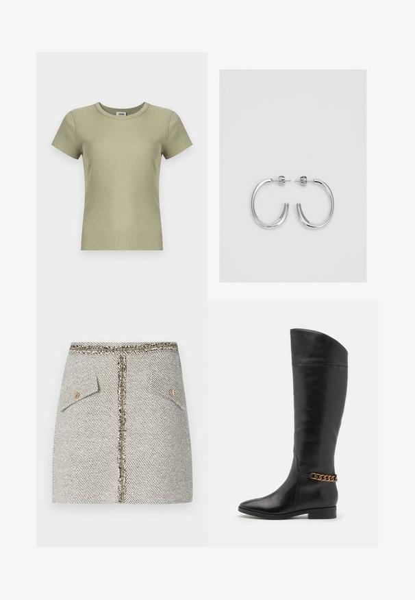 Olivgrön ribbad t-shirt med korta ärmar, rund halsringning och figurnära silhuett, tillverkad av mjukt bomullsmaterial.; Vävt tweedkjol i vitt och svart fiskbensmönster, har två framfickor och en guldfärgad dragkedja bak med fransiga kanter.; Höga svarta läderstövlar med en strömlinjeformad design, spetsig tå och en guldkedja vid vristen. Låg klack. Slät yta.; Silver hoopsörhängen med en slät, glänsande yta, med en böjd form och post-stängning. Minimalistisk design med en modern finish.