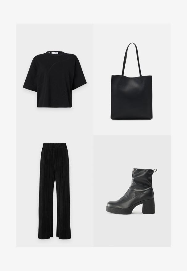 Fekete, rövidujjú póló kerek nyakkivágással, finoman ívelt varrásmintákkal és lazán, dobozszerű szabással. Pamut anyag.; Fekete pliszírozott nadrág gumis derekkal. Széles lábakkal rendelkezik, sima, texturált anyagból készült, függőleges csíkokkal.; Fekete bokacsizmák sima bőrből, oldalsó cipzárral, vastag, texturált sarkú és lekerekített orrú dizájnnal.; Fekete bőrtáska sima felszínnel, téglalap alakú, két hosszú füllel. Nincs látható fémkiegészítő vagy díszítés.
