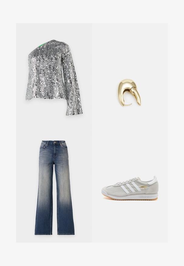 Top de manga larga plateado con lentejuelas, con un escote diagonal y tela texturizada. Presenta lentejuelas reflectantes en toda su superficie, creando un efecto brillante.; Jeans de pierna ancha de talle alto en denim azul claro a oscuro con desgastes, que presentan un cierre de botón y lazos para cinturón. Bajo limpio y sin adornos visibles.; Zapatilla de color gris claro hecha de ante y malla, con tres franjas blancas, punta redonda y suela de goma. Acento en logo dorado cerca de los cordones.; Pendiente de metal en tono dorado con un diseño elegante y curvado. Presenta una forma puntiaguda distintiva, superficie pulida y cierre de bisagra.