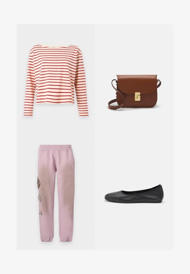 DESIGNERS REMIX STACY BRETON - Tops ar garām piedurknēm - cream/red; Rozā sporta bikses ar elastīgu jostu, kurām labajā pusē ir dekoratīvi uzliktni dimanta formā un elastīgas apkakles pie potītēm.; Melna ādas baleta kurpe ar noapaļotu purngalu, gludu tekstūru, minimālu šuvju detalizāciju un elastīgu zoles dizainu.; Bordo ādas rokas soma ar atloku, zeltītām detaļām, plecu siksnu un gludu virsmu. Kompakta, taisnstūrveida forma.