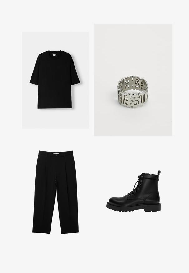 Fekete pamut póló rövid ujjú, kerek nyakkivágással és laza szabással. Simább textúrával és minimalista dizájnnal rendelkezik, minta vagy díszítés nélkül.; PULL&BEAR DARTED - Nadrágok - black; Fekete bőrcipő, fűzős boka csizmával, vastag, strapabíró talppal és húzófüllel a hátulján.; Fém gyűrű bonyolult kivágott betűtípussal. Ezüst színű, enyhén ívelt felső éllel, és sima felülettel.