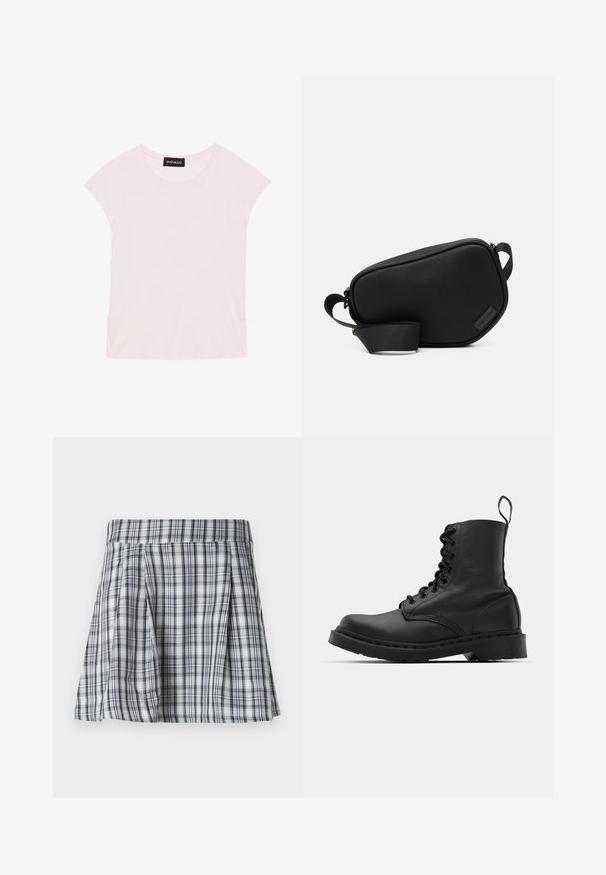 Lyserød T-shirt med korte ærmer, rund halsudskæring og indsamlede detaljer i siderne. Lavet af blødt, letvægts stof.; Ribet mini nederdel i grå og hvid med plisseringer og en talje. Fremstillet af letvægtigt stof med lodrette og vandrette striber.; Sort læder kampstøvle med rund tå, snørebånd foran og en løkke ved anklen. Har en tyk gummisål for holdbarhed.; Sort, lynlåset crossover-taske lavet af glat materiale, med flad form, enkelt rem og et lille logo-accents. Minimalistisk design.