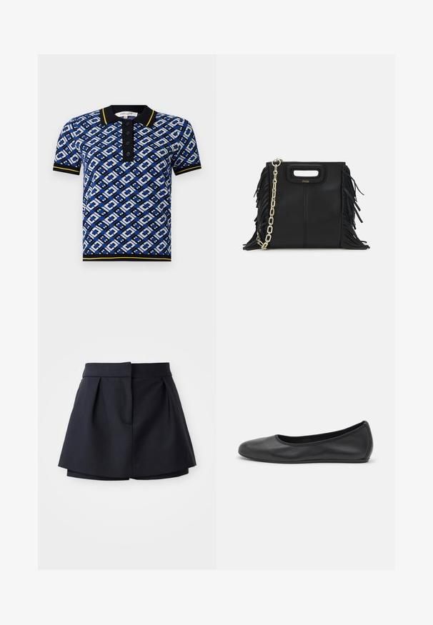 Modrá a biela polo košeľa s vzorom, čiernym golierom a žltými akcentmi, s gombíkovou légou a pletenými manžetami.; Námorné plisované šortky s vysokým pásom, vyrobené z hladkej látky. Majú priliehavý strih a skrytú prednú kapsu.; Čierne kožené baleríny s okrúhlou špičkou, hladkým povrchom, minimálnym prešívaním a flexibilným dizajnom podrážky.; Čierna kožená kabelka s strapcami, zlatým reťazovým ramenným popruhom a vykrojenou rukoväťou. Na prednej strane sa nachádza logo.