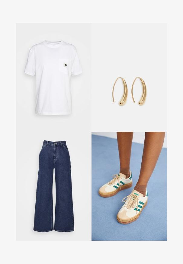 Fehér pamut póló rövid ujjú, kerek nyakkal és bal mellen található zsebbel, amelyen egy fekete-fehér logó címke található.; Sötétkék, bő szárú farmernadrág, magas derékkal, elülső zsebekkel és fémből készült gombos cipzárral. Simább textúra és klasszikus dizájn.; Beige sportcipő sötétzöld csíkkal, gumitalppal, bőrből és textilből készült felső résszel, semleges színű kiegészítőkkel, barna zoknival egy világoskék felületen.; Aranyszínű fémből készült karika fülbevalók ívelt, hosszúkás formával. Simaságával és fényes felületével, valamint lekerekített végével további részletekkel bővül.