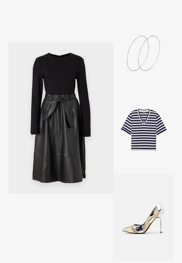 Gestreept T-shirt in marineblauw en wit, met een V-hals ontwerp, korte mouwen en van zacht katoen.; Zwarte long sleeve top gecombineerd met een zwarte faux leren rok, met een gestrikt tailleband en een gladde, glanzende textuur.; Puntige hoge hak schoenen met een zilver, goud en nude kleurenschema. Glanzende afwerking met uitsnijdingen en een stiletto hak.; Zilveren metalen pouch bag met een zachte, afgeronde vorm en een geknoopte sluiting aan de bovenkant. Gemaakt van soepel faux leren materiaal.; Zilveren hoepel oorbellen met een minimalistisch ontwerp. Cirkelvormig, gladde textuur en dun profiel. Lichtgewicht met een gepolijste afwerking.