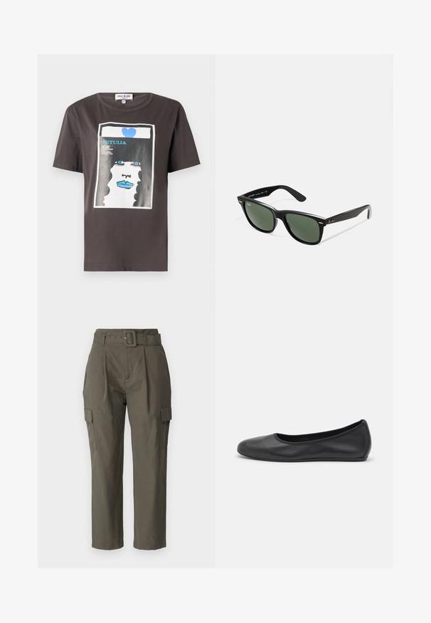 Grafický tričko v tmavosivej bavlne s farebnou potlačou ženského tváre modrými perami a modrým srdcom, okrúhlym výstrihom a krátkymi rukávmi.; Kargo nohavice v olivovo zelenej farbe, vyrobené z ľahkej tkaniny. Medzi vlastnosti patrí opasok v páse, predné záhyby a bočné vrecká so zapínaním na klopne.; Čierne kožené baleríny s okrúhlou špičkou, hladkým povrchom, minimálnym prešívaním a flexibilným dizajnom podrážky.; Čierne plastové slnečné okuliare so zelenými šošovkami, štvorcové rámy, strieborný akcent na obočí a textúrované ramenné opierky. Brand uvedený na vnútornej strane ramien.