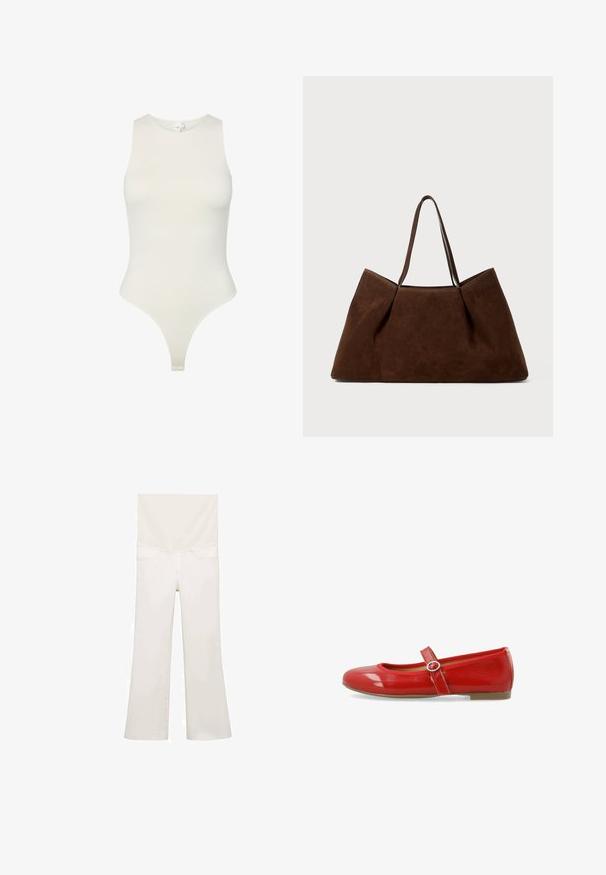 Body senza maniche in morbido tessuto color bianco sporco; presenta un colletto alto, un design aderente e un taglio a perizoma nella parte inferiore. Texture liscia.; Jeans bianchi a zampa d'elefante visti da dietro, con una trama liscia, due tasche posteriori e dettagli di cucitura sottili lungo le cuciture.; Scarpa piatta in vernice rossa con punta arrotondata, una fascia decorativa con una fibbia circolare e una finitura liscia e lucida.; Borsa a tote in suede marrone con due manici, forma rettangolare ampia e design minimalista. Texture morbida con finitura liscia.