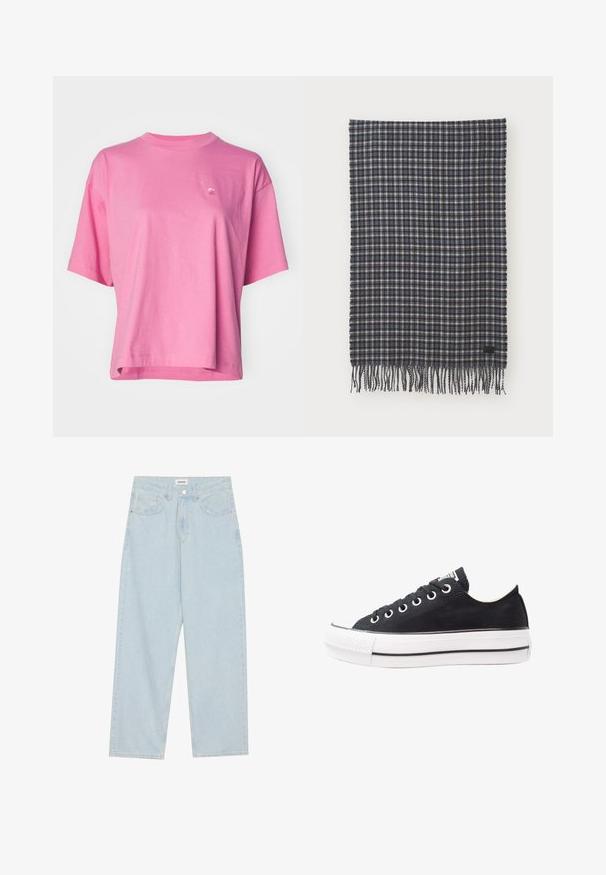 Carhartt WIP CHESTER - Navadna majica - charm pink; Svetlo modri široki jeans narejeni iz denima, s srednjim pasom, petimi žepki in gumbnim zapiranjem s tankim kovinskim poudarkom.; Črne platnene teniske z belim gumijastim podplatom, okroglo konico, nizkim dizajnom, kovinskimi luknjicami in teksturirano konico. Tanka črna črta ob robu podplata.; Tkani šal iz volne v temno modri in kremni karirasti vzorčasti zasnovi, ki ima robove z resicami in majhen črn oznako. Mehka tekstura s pravokotno obliko.