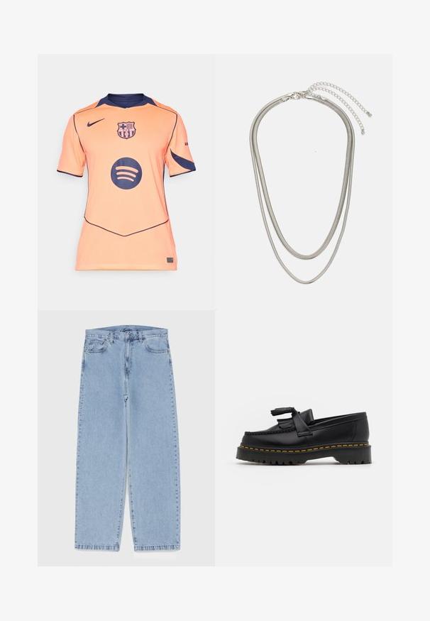 Maglietta arancione a maniche corte con accenti blu navy, logo del Barcellona e un grande logo circolare di Spotify in nero sulla parte anteriore. Tessuto testurizzato.; Jeans in denim azzurro chiaro con design a gamba dritta, caratterizzati da una vita media, cinque tasche e chiusura con bottone e zip.; Mocassino in pelle nera con un'accento a frange, dotato di una suola nera spessa e cuciture gialle lungo il bordo. Finitura testurizzata.; Collana in metallo argentato a tre strati caratterizzata da catene sottili e flessibili con una leggera lucentezza, fissata con un gancio a molla e una catena regolabile.