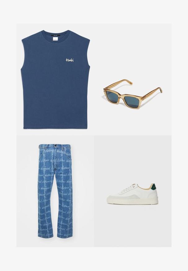 Camicetta senza maniche in cotone blu con scollatura rotonda. Presenta un piccolo logo bianco "Ksubi" sul petto. Tessuto liscio, taglio casual.; Jeans in denim blu con taglio dritto, caratterizzati da un motivo testuale ripetuto "Vivienne Westwood" in bianco. Design classico a cinque tasche.; Sneaker bianco con accenti in camoscio, punta rotonda, lacci piatti e suola in gomma crema. Presenta un marchio verde sul tallone.; Tom Ford SNOWDON UNISEX - Occhiali da sole - shiny light brown /blue
