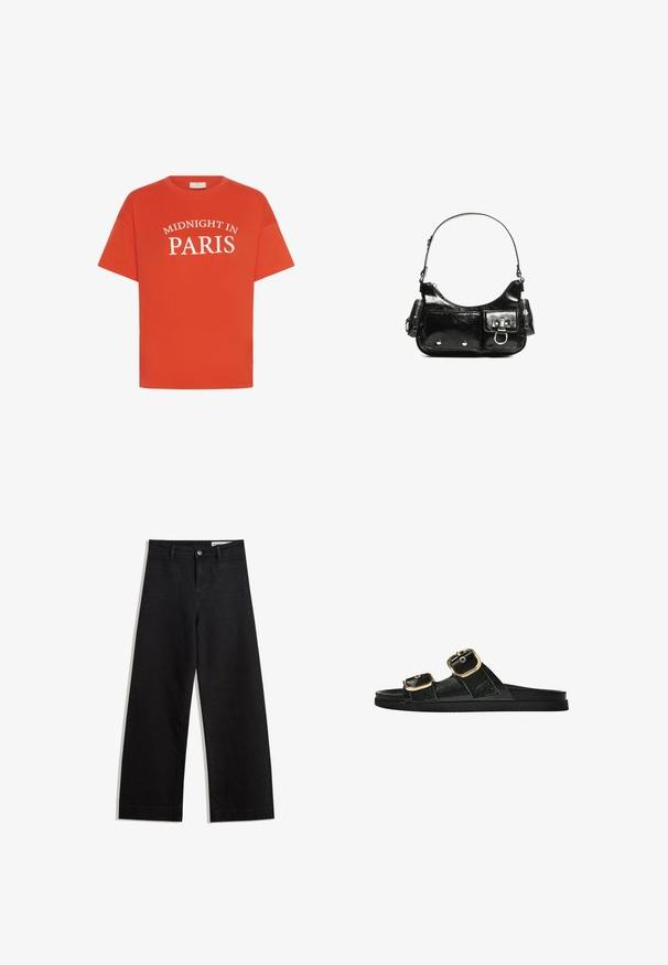 Narancssárga pamut póló rövid ujjú kivitelben, elülső részén ívelt formában fehér betűkkel írva: "MIDNIGHT IN PARIS".; Fekete, bő szabású farmernadrág magas derékkal, elülső és hátsó zsebekkel, varrott felületekkel és gombos záródással. Sima textúra.; Fekete csúszó szandál, két arany csattal, sima textúrájú anyagból, lapos talppal és minimalista dizájnnal.; Fekete lakkbőr kézitáska ívelt formával, egy vállpánttal, elülső zsebekkel és ezüstszínű fémrészletekkel.