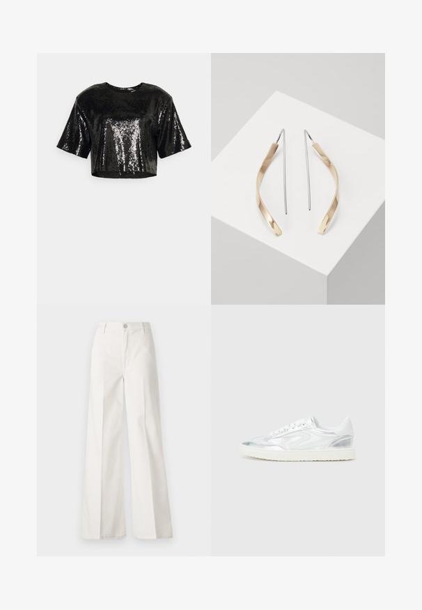 Sort cropped top med korte ærmer, lavet af pailletstof, med en glat tekstur og en rund halsudskæring.; Hvide vidde bukser lavet af bomuld med en glat tekstur. Har en frontknap, lynlås, og fire-lomme design.; Hvide sneakers med metalliske sølv detaljer, glat tekstur, rund tå, flad sål og traditionelt snørebåndsdesign.; Gul- og sølvdråbeøreringe med en bueformet, forlænget form. Skinnende overflade med en glat tekstur og minimalistisk design.