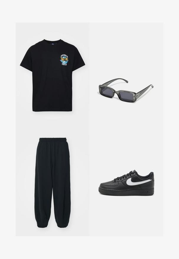 Crna pamučna majica s grafičkim printom orla, plavim detaljima i bijelim natpisom "SUPERBIA IN PROELIO" sprijeda.; Crne, dukserice s elastičnim strukom, širokog kroja, s manžetama na gležnjevima, glatke teksture i bez vidljivih uzoraka ili metalnih detalja.; Crne Nike Air Force 1 tenisice s glatkom kožnom gornjom površinom, bijelim logotipom, perforiranim prstom i teksturiranom gumenom potplatom.; Pravokutne sunčane naočale s prozirnim tamnosivim okvirom, tamnim objektivima i uskim izdancima. Istaknuti detalj logotipa na okviru.