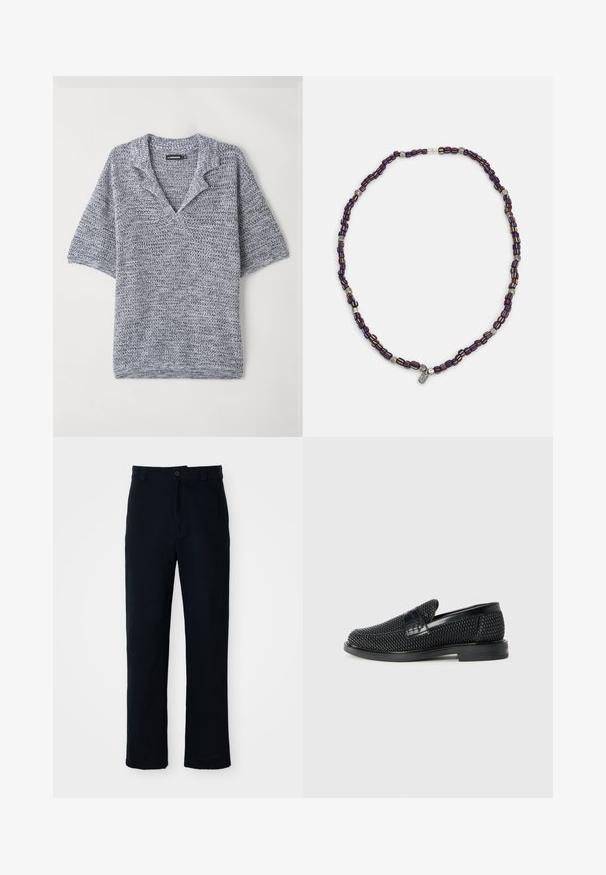 Suéter de manga corta en punto texturizado, con cuello en V y un color azul grisáceo con un patrón sutil. Material suave y liviano.; Pantalones azul marino de algodón, con un diseño de pierna recta, cierre frontal de botón y una cintura clásica con pasadores para cinturón.; Zapato negro de tejido con un acento de cuero suave en la parte superior, diseño de punta redonda y suela de goma de perfil bajo.; Collar de cuentas multicolores con cuentas azul oscuro, rojas y amarillas, intercaladas con acentos plateados y un charm colgante.