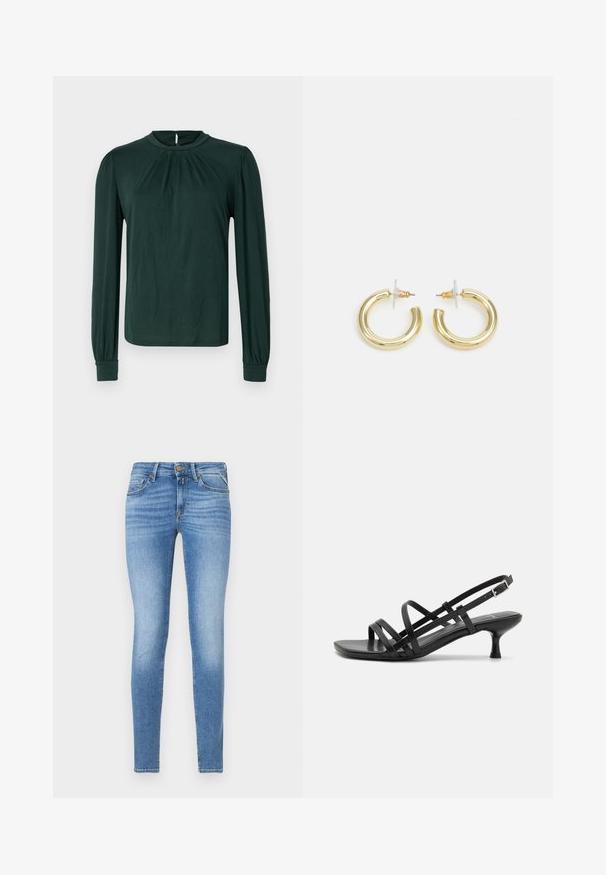 Sötétzöld, hosszú ujjú blúz magas nyakkivágással, redőzött elülső résszel és ráncolt mandzsettával. Simogató, könnyű anyagból készült.; Vékony fit világoskék farmernadrág, közepes derekú, elöl gombbal, öt zsebes kialakítással.; Fekete magassarkú szandálok több keresztben átkötött pánttal. Simább anyag, hegyes orr és keskeny sarok. Állítható bokapánt kapcsos rögzítéssel.; Arany fülbevalók sima, fényes felülettel. Kör alakú dizájn, amely kis kapoccsal és átlátszó tartozékkal rendelkezik a biztonságos viselés érdekében.