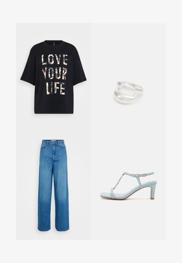 Čierne krátke rukávy tričko s veľkým béžovým a hnedým maskáčovým nápisom "MILUJ SVOJ ŽIVOT" na prednej strane.; Modré vysoké nohavice so širokými nohavicami a predným gombíkovým a zipsovým zapínaním, predné a zadné vrecká a zošité lemy na bielom pozadí.; Svetlomodré sandále na vysokom podpätku so členkovým remienkom a štvorcovým špičkovým dizajnom, s kovovým akcentom a elegantnou, hladkou koženou textúrou.; Strieborný prsteň s dvojitým pásikom s hladkým, lesklým povrchom. Má plynulý, zakrivený dizajn s prekryvajúcimi sa časťami pre moderný vzhľad.