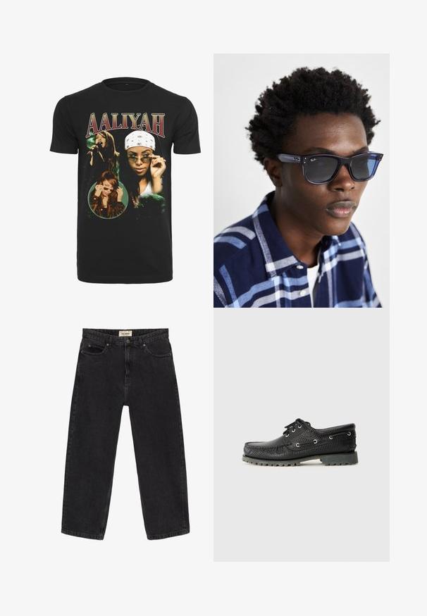Svart bomullströja med bilder av Aaliyah, med vita och gröna grafiska element och fet röd text för namnet "AALIYAH."; Svarta jeans i denim med avslappnad passform. Har fem fickor, ett framknäppning och sömnadsdetaljer. Lätt urtvättad textur.; Svart texturerad snörsko med rund tå, metallöglor och en robust grå gummisula. Har ett vävt mönster på ovandelen.; Blå Ray-Ban solglasögon med en glänsande yta, fyrkantig form och mörka linser; bärs med en skjorta i marinblå och ljusblå rutmönster.
