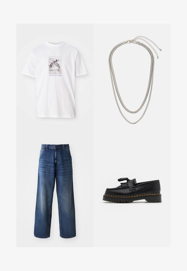 Biała bawełniana koszulka z centralnym nadrukiem przedstawiającym psy bawiące się, z napisem "Cała praca i żadnej zabawy" w niebieskim pod obrazkiem.; Jeans z wysokim stanem w niebieskim kolorze, o szerokim kroju, z delikatnym wyblaknięciem, przednimi kieszeniami i zapięciem na guzik w pasie.; Czarny skórzany mokasyn z frędzelkowymi akcentami, z masywną czarną podeszwą i żółtym przeszyciem wzdłuż krawędzi. Teksturowane wykończenie.; Trójwarstwowy naszyjnik ze srebrnego metalu z eleganckimi, elastycznymi łańcuszkami o delikatnym połysku, zapinany na karabińczyk i regulowany.