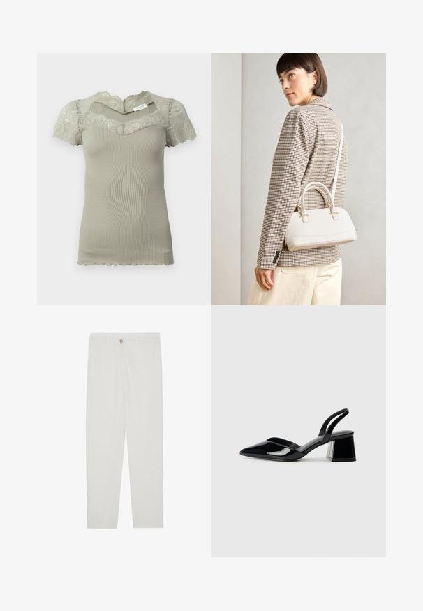 Krátký béžový žebrovaný pletený top s krajkovým detailem na výstřihu a krátkými rukávy, s vlnitými okraji na rukávech a spodním lemu.; Bílé kalhoty na míru s rovnými nohavicemi, se zapínáním na knoflík, poutky na opasek a bočními kapsami; hladká struktura látky.; Černé lakované kožené lodičky na pásku s špičatou špičkou a geometrickým blokovým podpatkem. Vyznačují se elegantním, minimalistickým designem a hladkým povrchem.; Bílá strukturovaná kabelka s krátkými uchy a ramenním popruhem, zdobená zlatými kovovými prvky a texturovaným materiálem, vystavená na šedém pozadí.