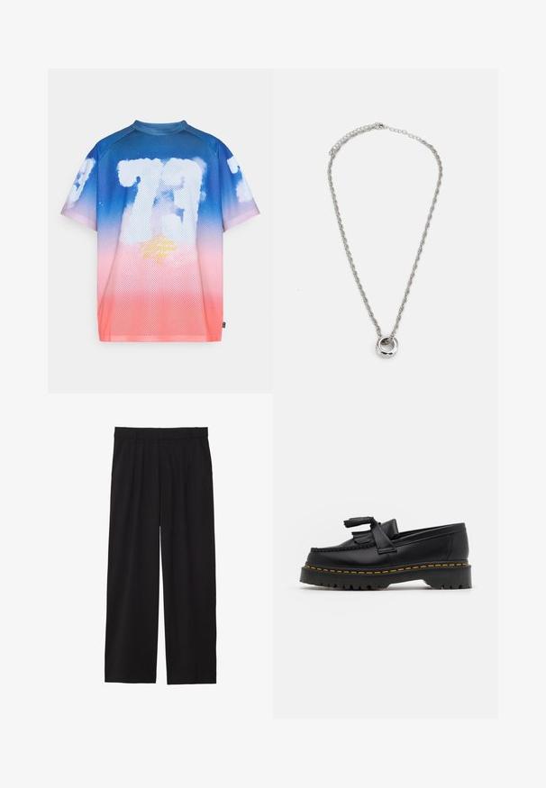 Tinklinė trumpomis rankovėmis marškinėliai su gradientu nuo mėlynos iki rožinės, su baltais debesų tipo grafikais ir geltonu tekstu centre.; Juodos platėjančios kelnės su pločiu priekiniu raukiniu, šoninėmis kišenėmis ir lygiu audiniu. Sukurtos patogiam prigludimui.; Juodas odinis loaferis su kutais, turintis masyvų juodą pado ir geltonus siūlus palei kraštą. Textūruota danga.; Sidabrinė metalinė apyrankė su sukamojo grandinėlės dizainu ir apvaliu pakabuku su glotnia apdaila.