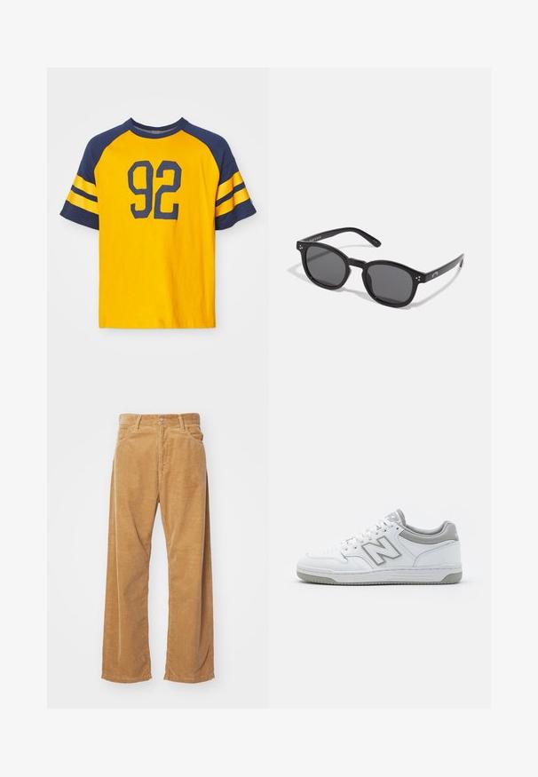 Geltona medvilninė marškinė su tamsiai mėlynomis raglaninėmis rankovėmis. Priekyje yra numeris "92" tamsiai mėlynos spalvos, o rankovėse – horizontalių juostų raštas.; Aiviškai platūs šortai tan spalvos. Yra tekstūruoti, vertikalūs briauneliai, standartinė juosmens dalis ir dvi priekinės kišenės.; Balti odiniai sportbačiai su pilkomis detalėmis, turintys perforuotą nosies dalį, lygias raišteles ir raštuotą padą. "New Balance" logotipas šone.; Juodos ovalios saulės akinius su tamsiais lęšiais, storais rėmeliais ir sidabriniais taškų akcentais šonuose. Sklandus plastikinis paviršius, šiuolaikinis dizainas.