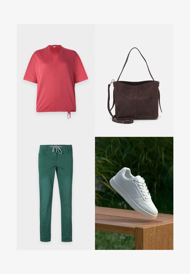 Czerwona bluzka z krótkim rękawem, z dekoltem w serek i ściąganym dołem. Wykonana z miękkiego materiału, charakteryzuje się luźnym krojem i minimalną ilością szwów.; Zielone spodnie z bawełny z prostymi nogawkami, z elastycznym paskiem na sznurki i dwiema kieszeniami z przodu. Gładka tekstura i brak wzorów.; Biały sneaker z gładką syntetyczną cholewą, perforowanym noskiem, płaskimi sznurowadłami i teksturowaną podeszwą, wyeksponowany na drewnianej powierzchni.; Brązowa surowa torba na ramię o miękkiej fakturze, z pojedynczym paskiem na ramię i subtelnym, zakrzywionym otwarciem u góry. Brak widocznych detali metalowych.