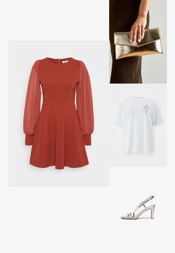 Weißes Baumwoll-T-Shirt im Oversized-Schnitt mit einer minimalistischen schwarzen Linienzeichnung auf der linken Seite. Klassischer Rundhalsausschnitt und kurze Ärmel.; Rotes Kleid mit kurzen puffartigen durchsichtigen Ärmeln, tailliertem Oberteil, weit schwingendem Rock und einem Reißverschluss im Rücken. Hergestellt aus strukturiertem Stoff mit glatter Oberfläche.; Metallisch silberner High-Heel-Sandalette mit offenem Zehenbereich, ausgestattet mit drei dünnen Riemen über dem Fuß und einem Knöchelriemen mit einer Schnalle.; Goldfarbene metallische Clutch mit einer glatten Textur und einem dreieckigen Klappenverschluss. Die Hand, die sie hält, hat ordentlich manikürte Nägel.
