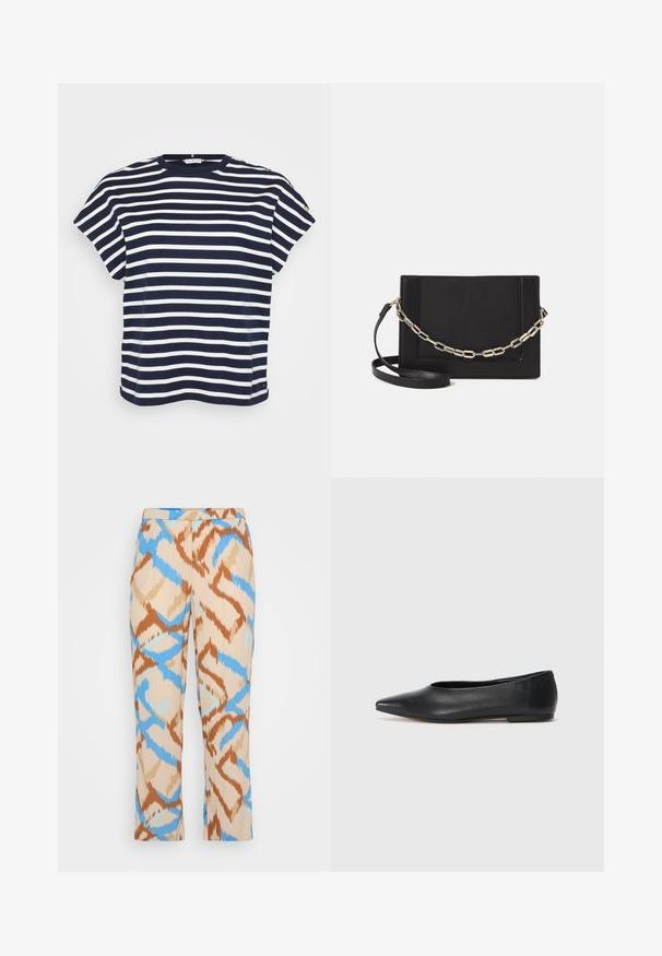 Maritiem blauwe en witte gestreepte T-shirt met korte mouwen en een ronde hals, met decoratieve knopen op één schouder.; Beige broek met patroon, voorzien van een blauw en bruin abstract ontwerp. Gemaakt van een lichtgewicht materiaal met een rechte pijp.; Zwarte leren balletflat, puntige neus, minimalistisch design, gladde textuur, lage hak, geen zichtbaar beslag of versieringen.; Zwarte leren schoudertas met een gladde textuur, rechthoekige vorm en een metallic kettingdetail aan de voorkant. Verstelbare schouderband inbegrepen.